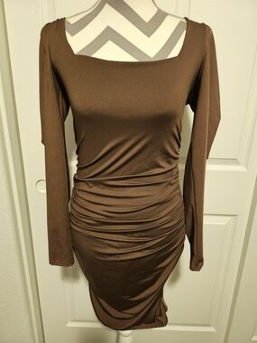 gaze🤎🔥Brown Long-Sleeve Ruched Bodycon Dress